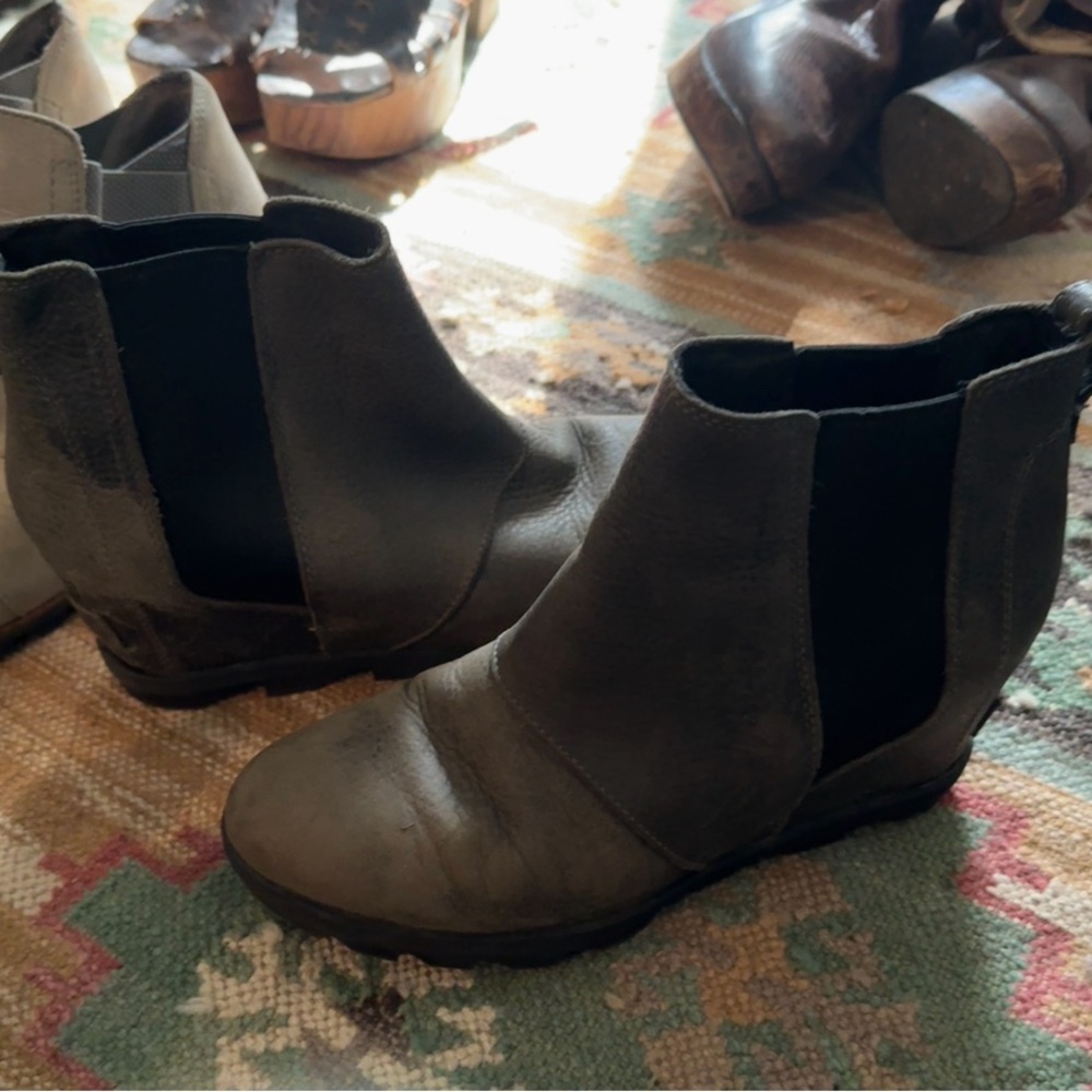 Sorel wedges size 10